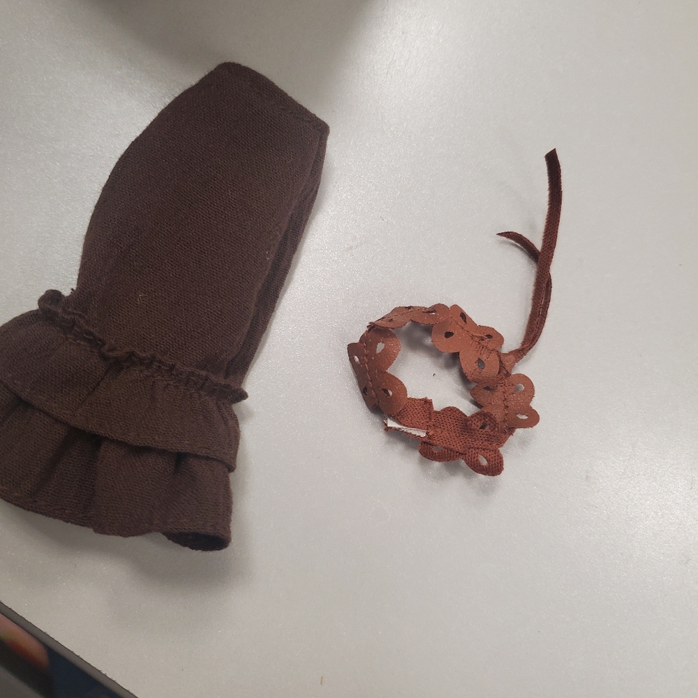 BRATZ DOLL LOT MGA CLOTHING STRUT IT YASMIN BROWN SKIRT & Belt